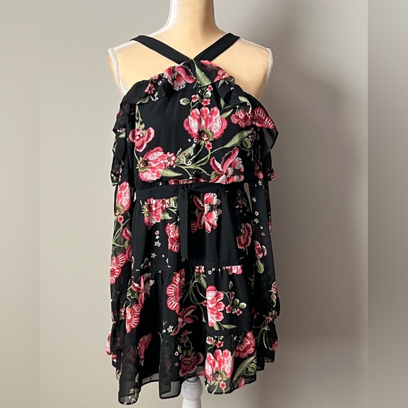🌟HOST PICK🌟 Beautiful like new floral Express mini dress - Picture 1 of 7